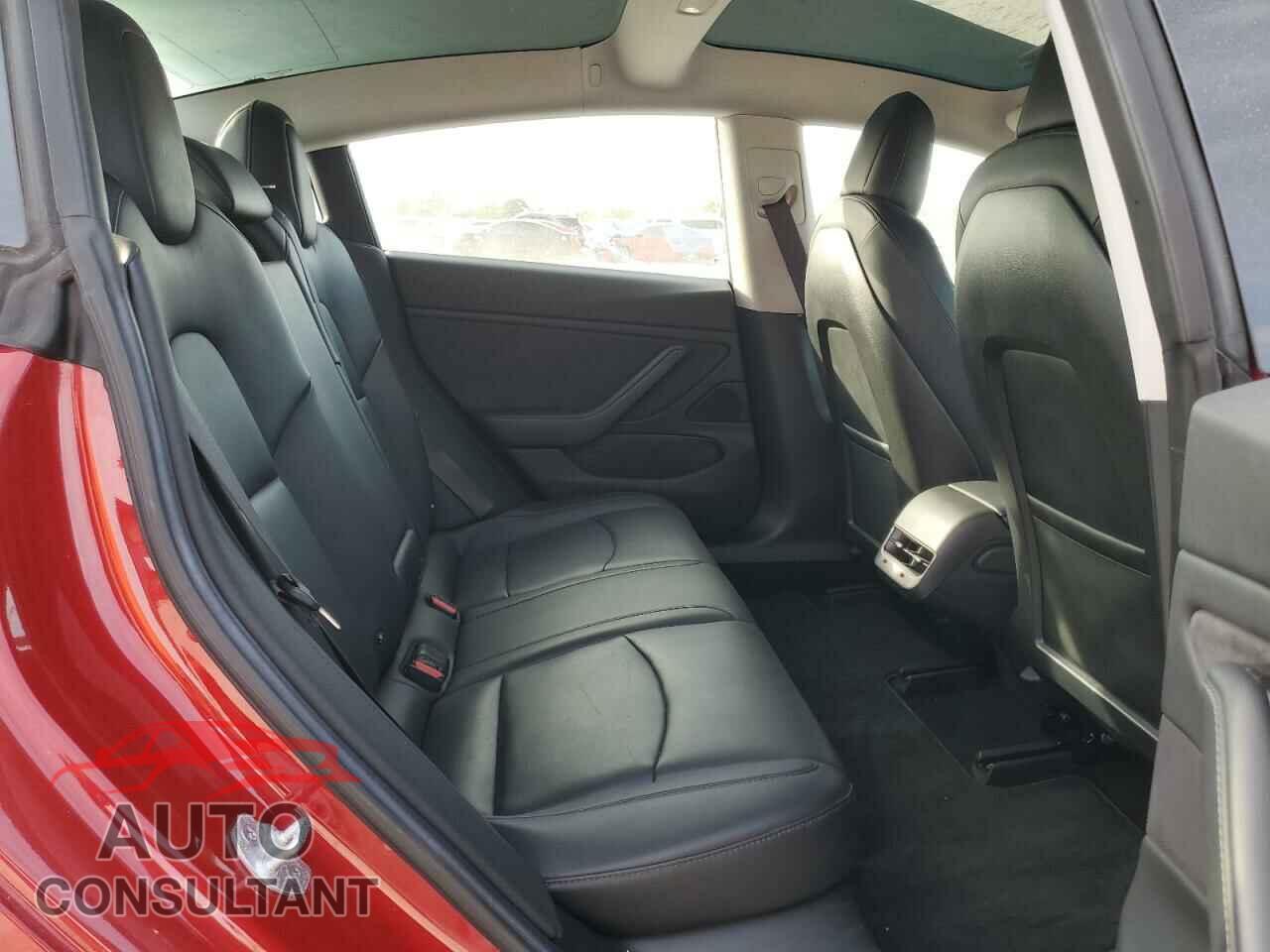 TESLA MODEL 3 2018 - 5YJ3E1EAXJF005313
