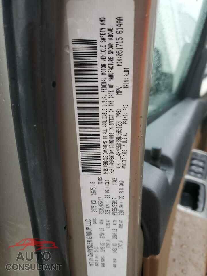 JEEP LIBERTY 2011 - 1J4PN5GK3BW585123