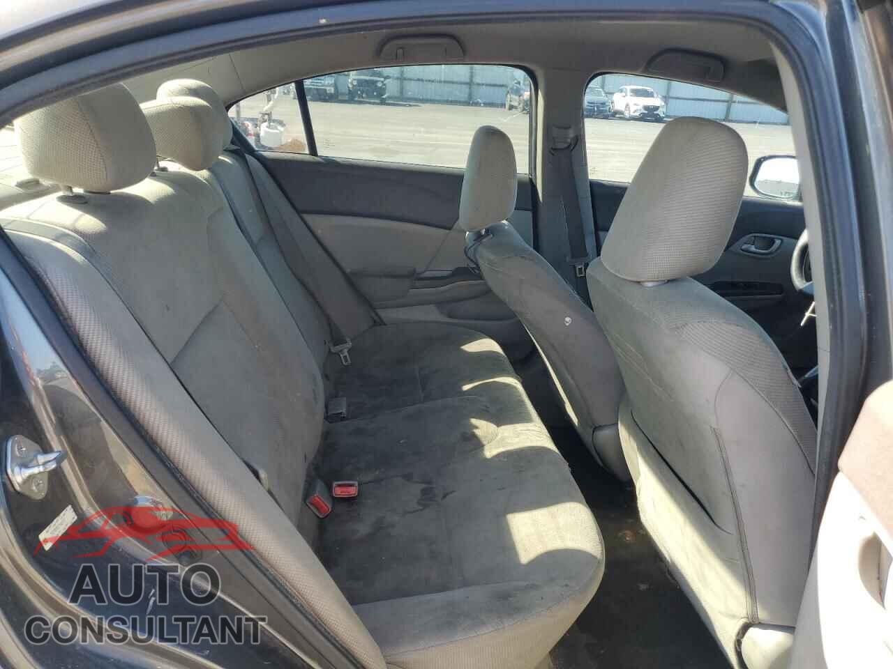 HONDA CIVIC 2012 - 2HGFB2F52CH584132