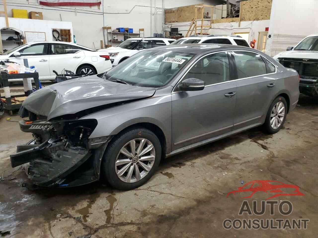 VOLKSWAGEN PASSAT 2013 - 1VWCP7A31DC018180