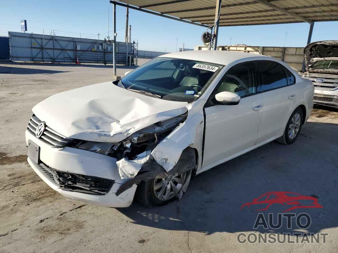 VOLKSWAGEN PASSAT 2015 - 1VWAT7A31FC005595