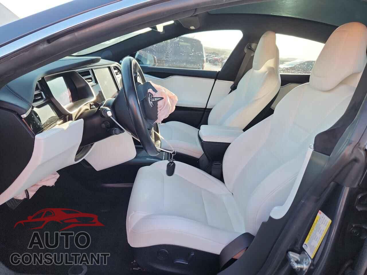 TESLA MODEL S 2017 - 5YJSA1E14HF213169