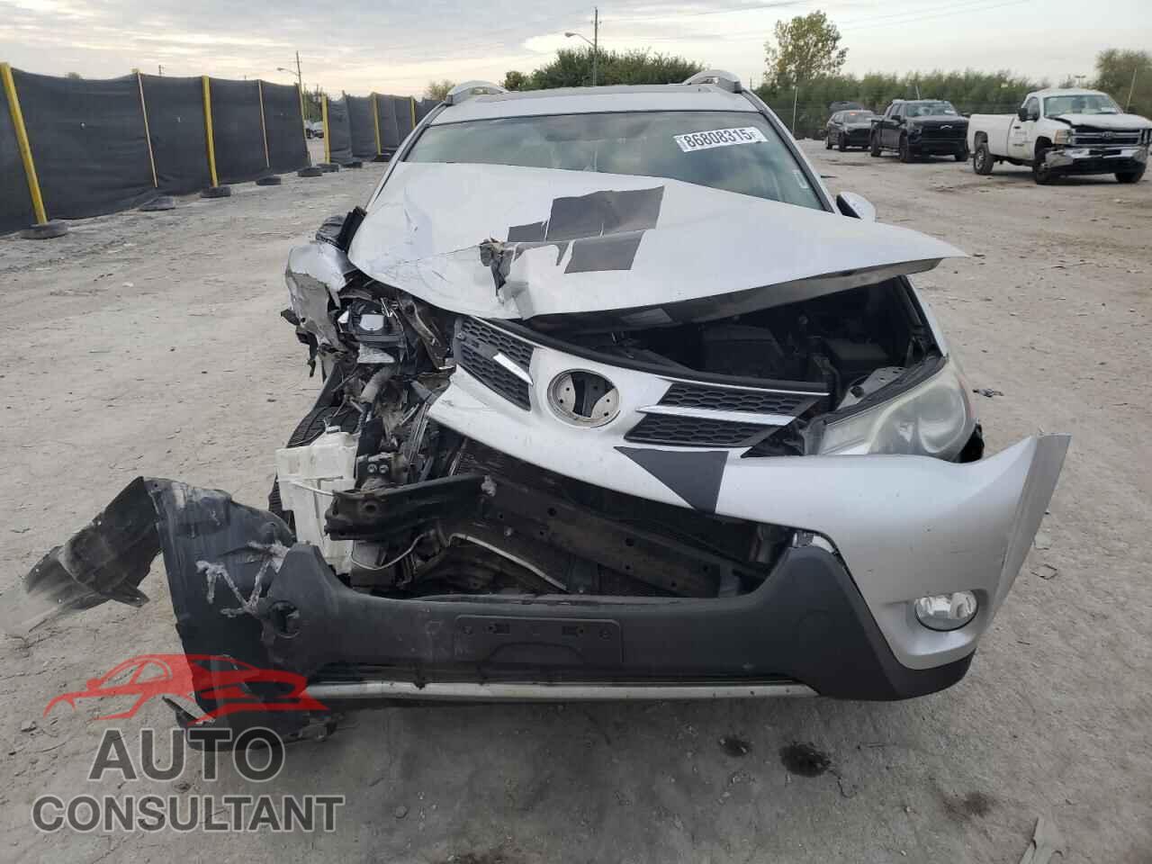 TOYOTA RAV4 2013 - 2T3DFREV0DW008657