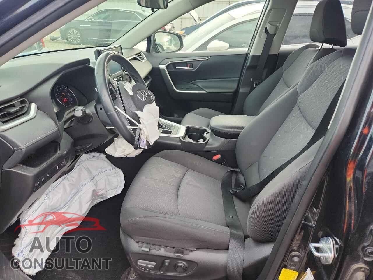 TOYOTA RAV4 2019 - JTMP1RFV0KD014575