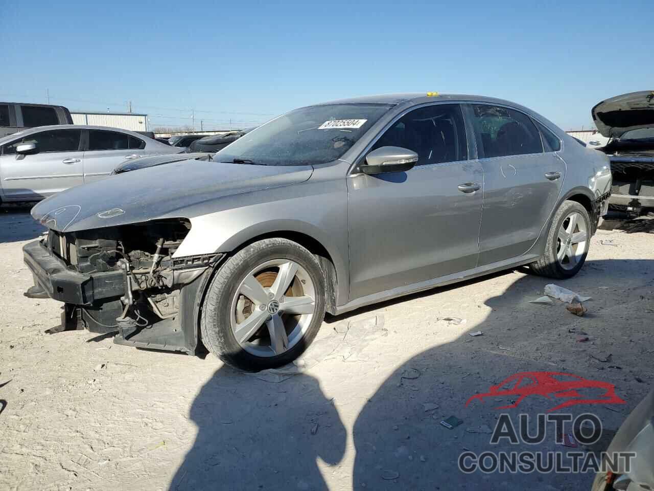 VOLKSWAGEN PASSAT 2012 - 1VWBP7A31CC083007