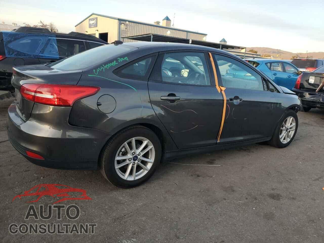 FORD FOCUS 2018 - 1FADP3FE7JL257292