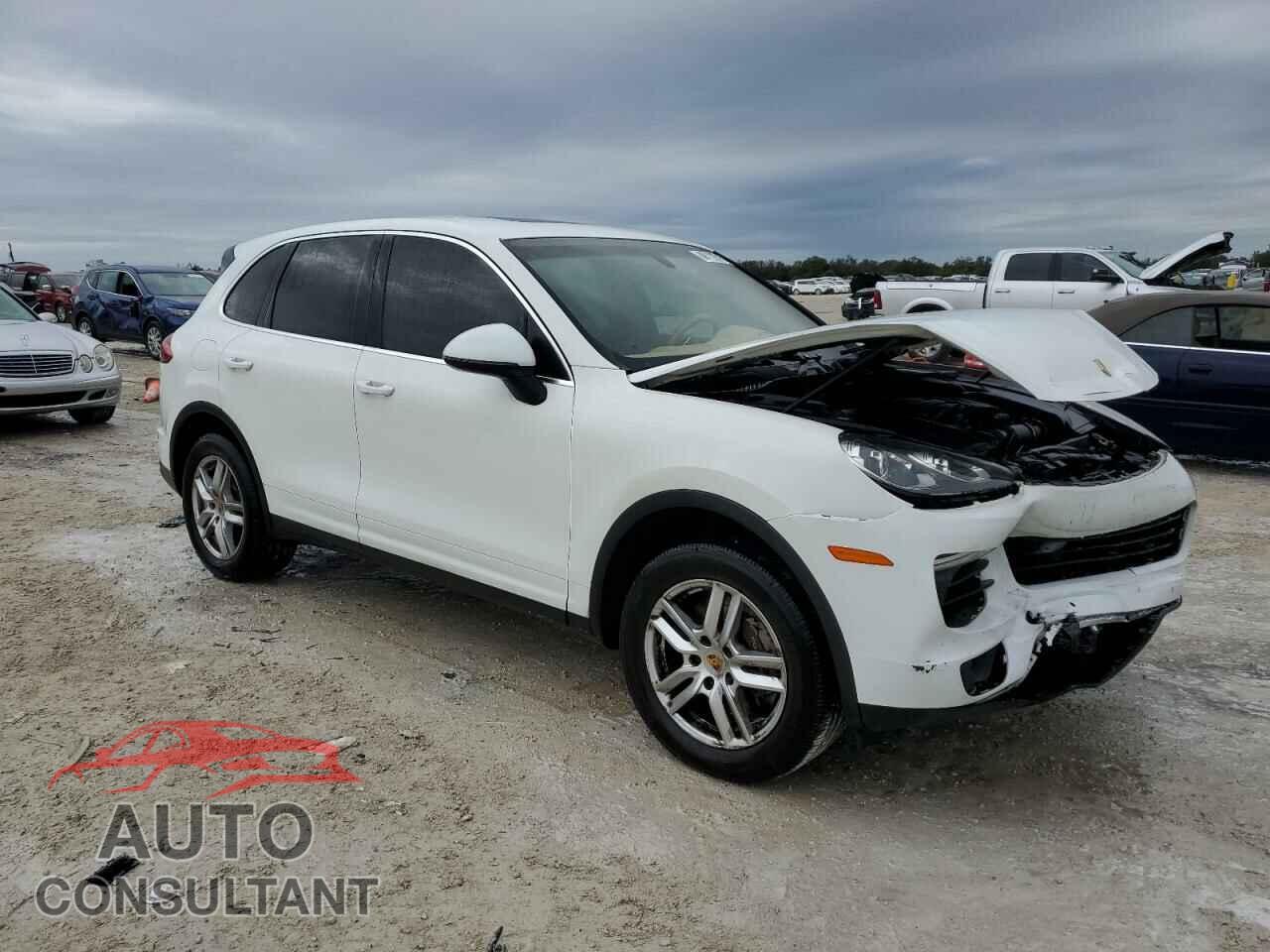 PORSCHE CAYENNE 2016 - WP1AA2A24GLA11362