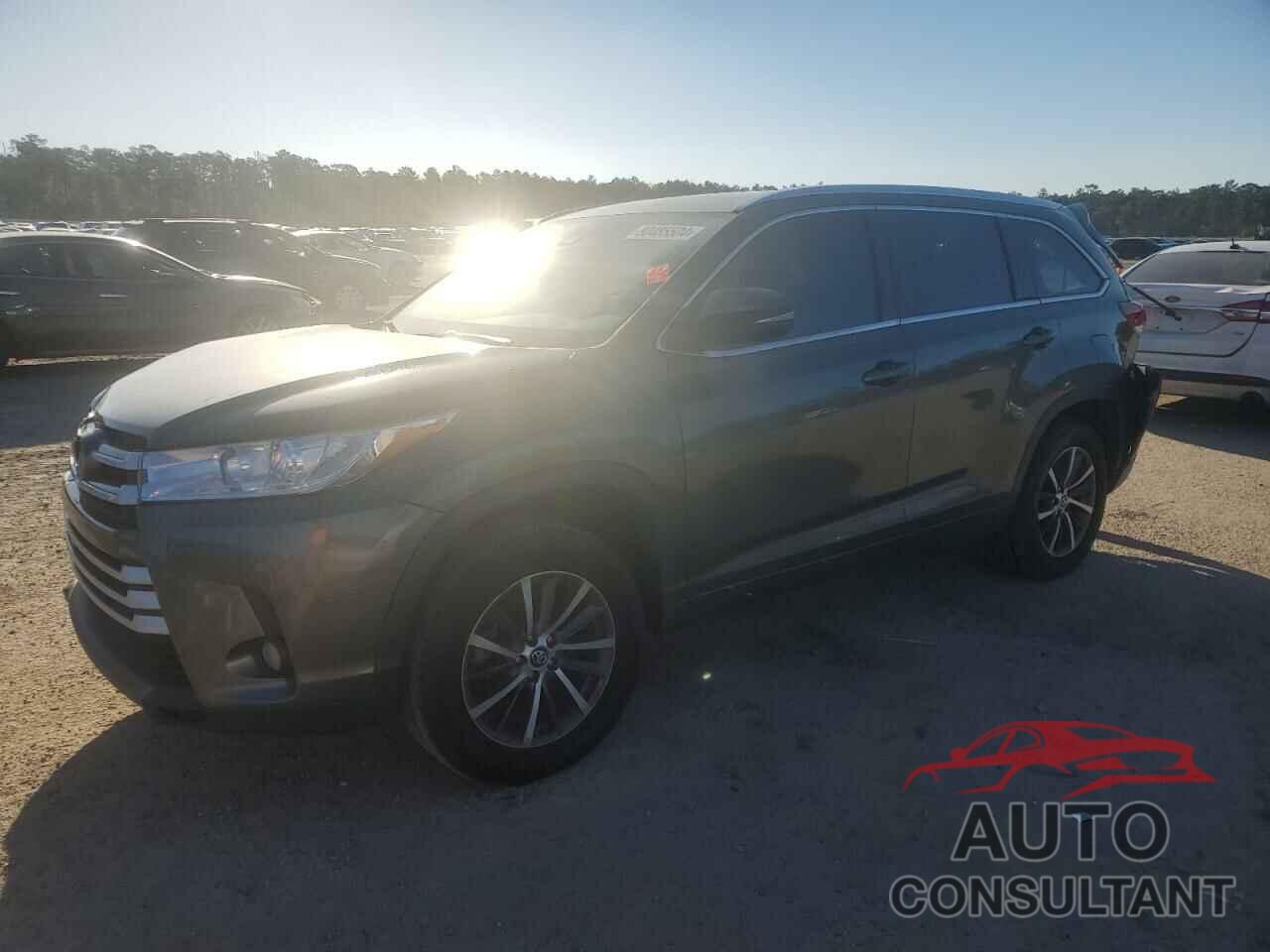 TOYOTA HIGHLANDER 2017 - 5TDKZRFH4HS193469