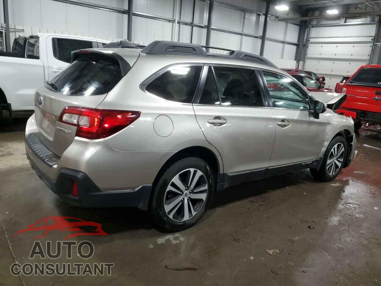 SUBARU OUTBACK 2018 - 4S4BSAKC2J3338074