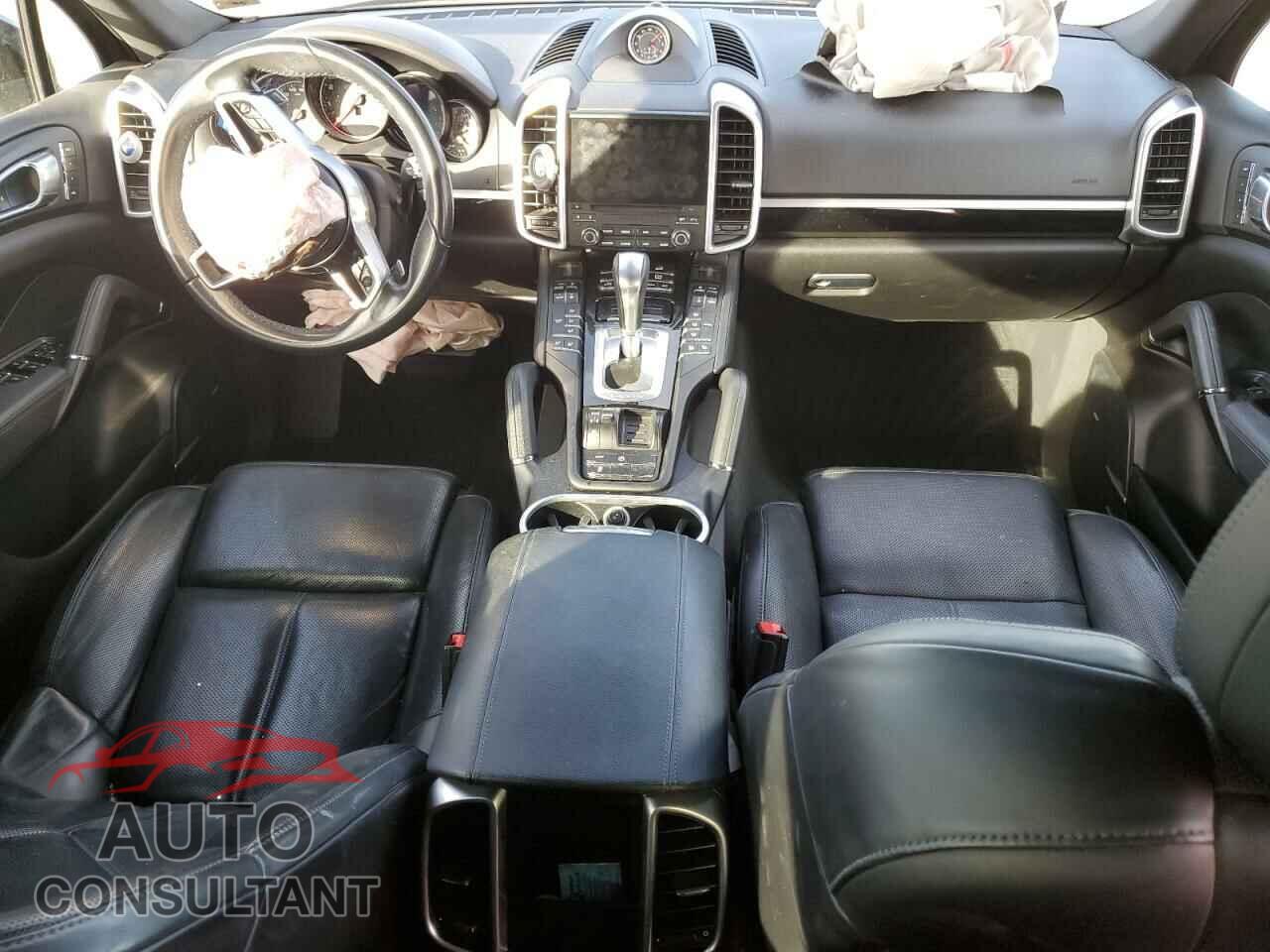 PORSCHE CAYENNE 2017 - WP1AA2A24HKA86280