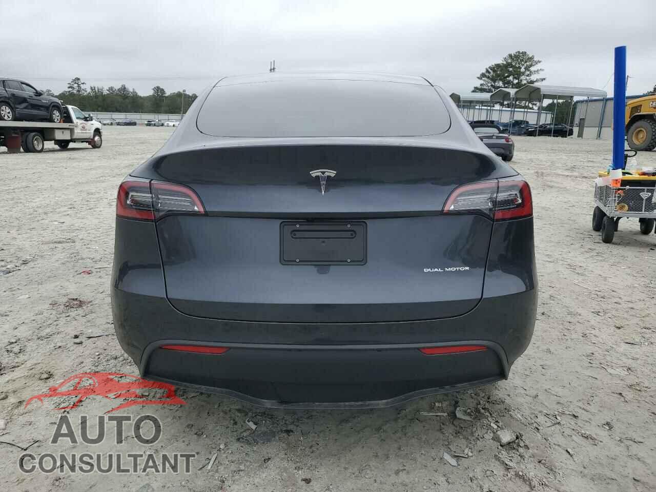 TESLA MODEL Y 2024 - 7SAYGAEE2RF068357