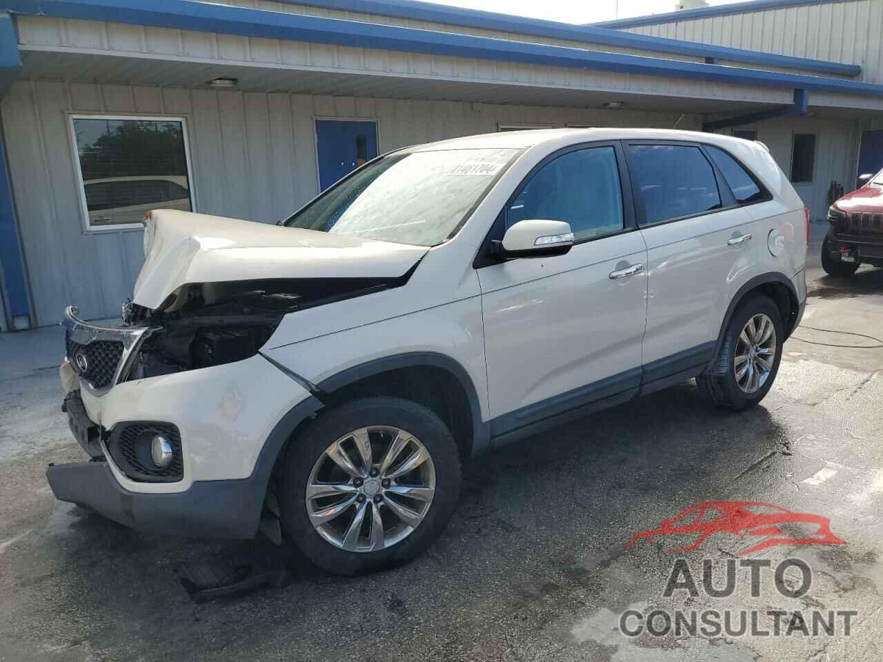 KIA SORENTO 2011 - 5XYKU4A12BG017228