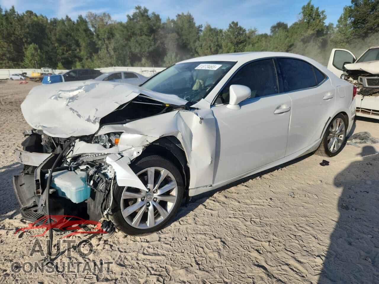 LEXUS IS 2014 - JTHBF1D23E5030305