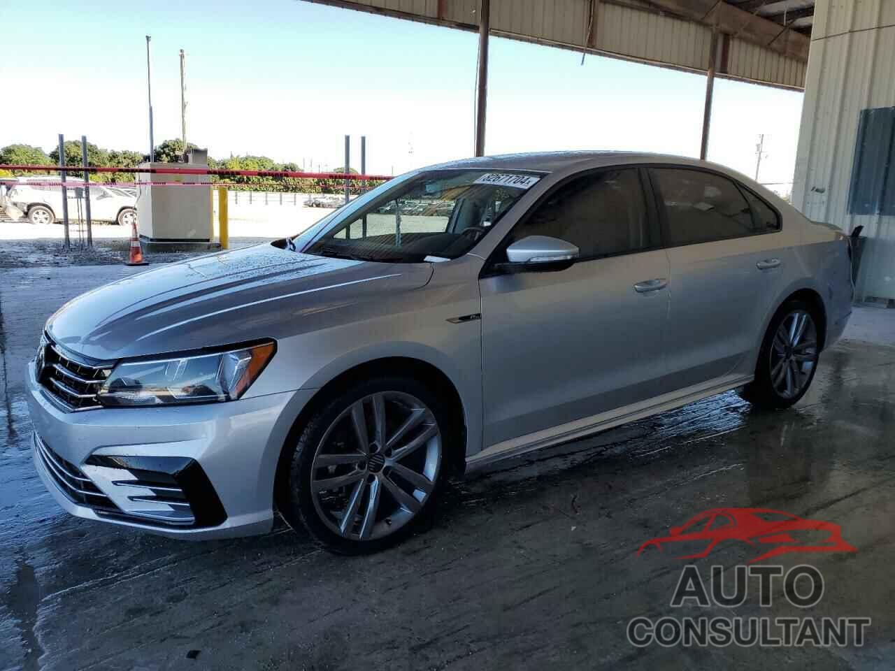 VOLKSWAGEN PASSAT 2018 - 1VWAA7A36JC040860