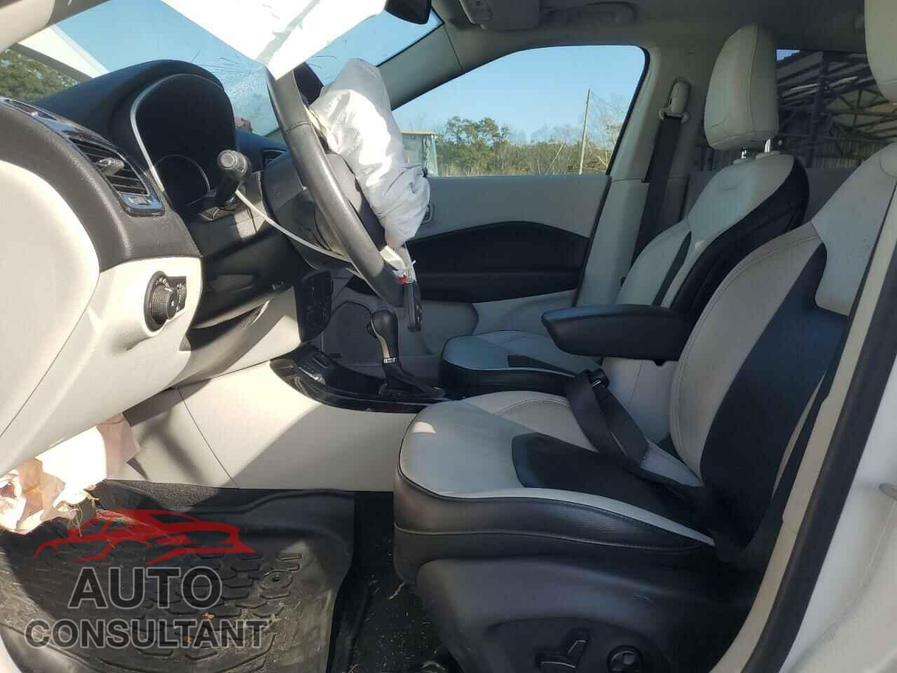 JEEP COMPASS 2019 - 3C4NJCCB2KT616242
