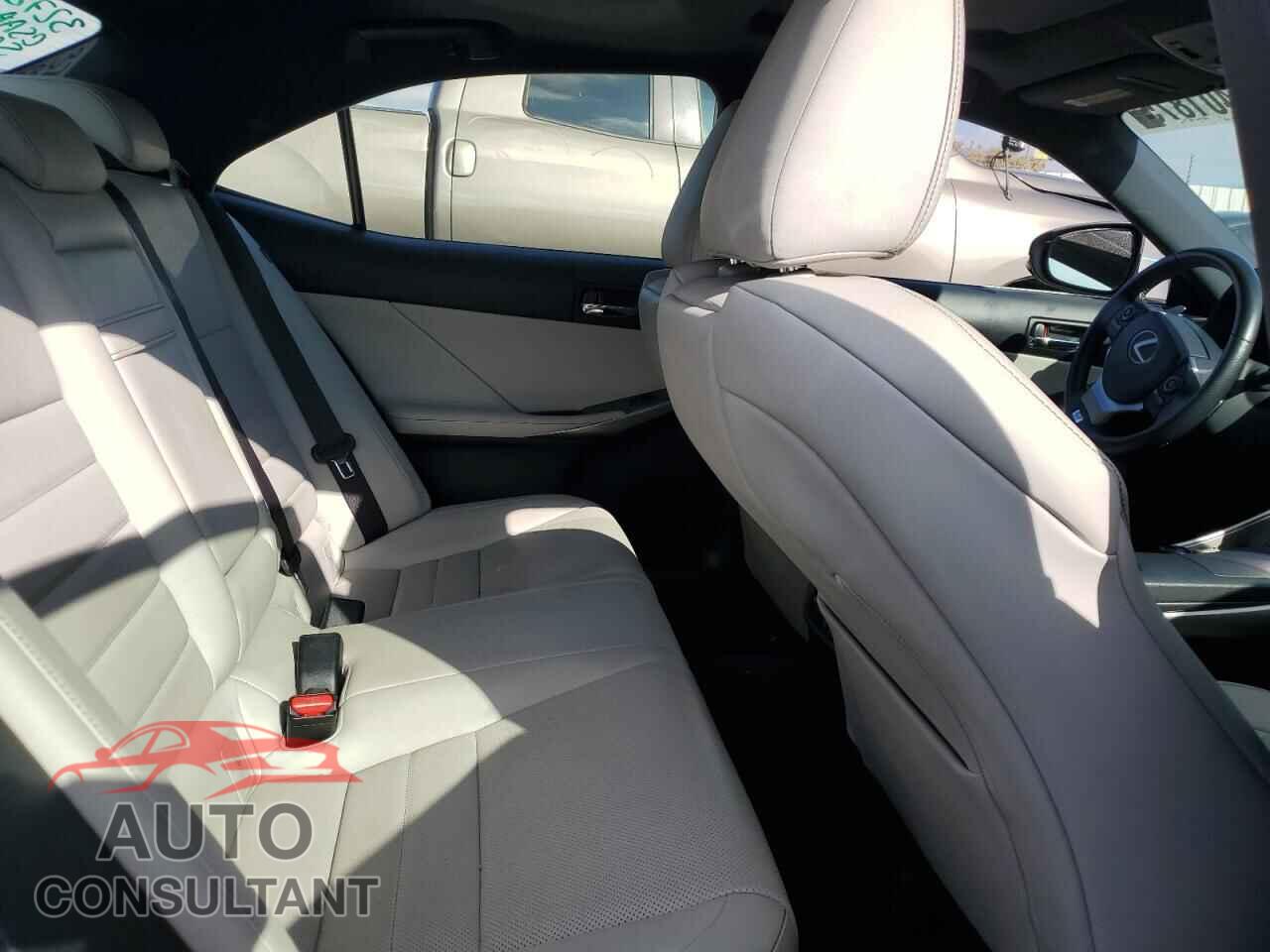 LEXUS IS 2014 - JTHBE1D23E5001860