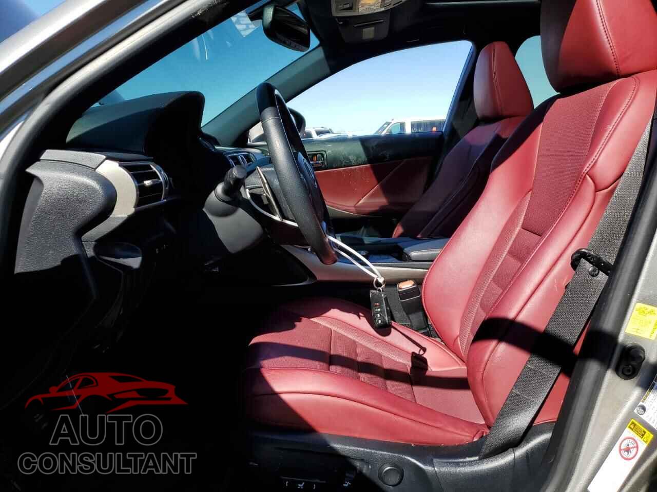 LEXUS IS 2015 - JTHBE1D20F5020237