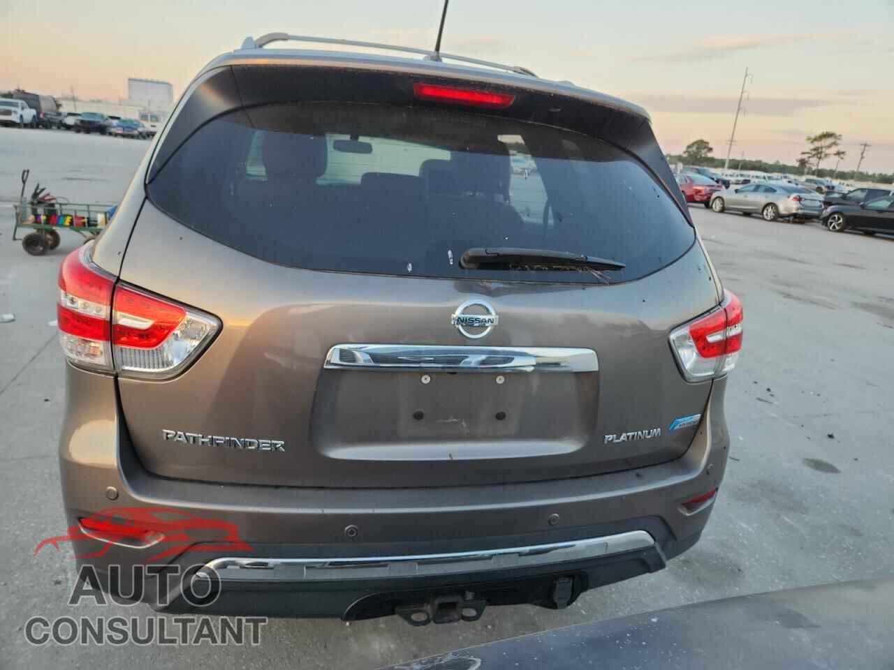 NISSAN PATHFINDER 2014 - 5N1CR2MN8EC656971