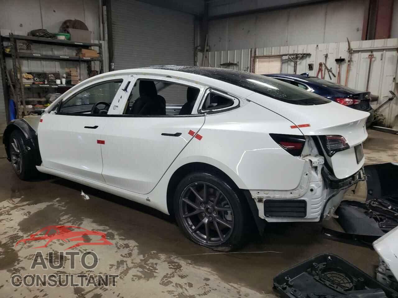 TESLA MODEL 3 2021 - 5YJ3E1EA1MF094547