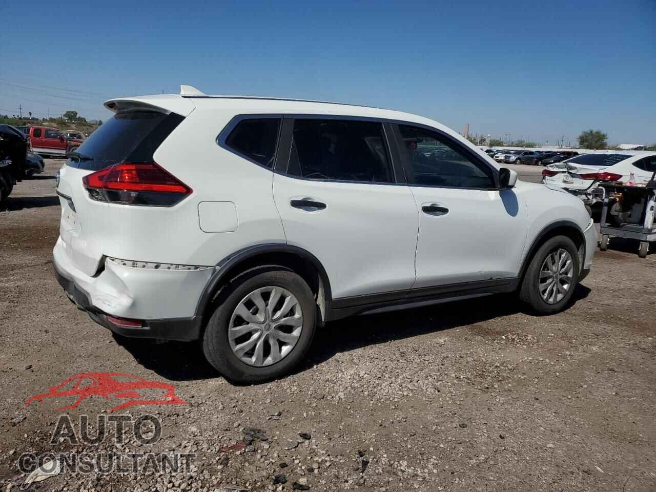 NISSAN ROGUE 2017 - KNMAT2MT3HP560156
