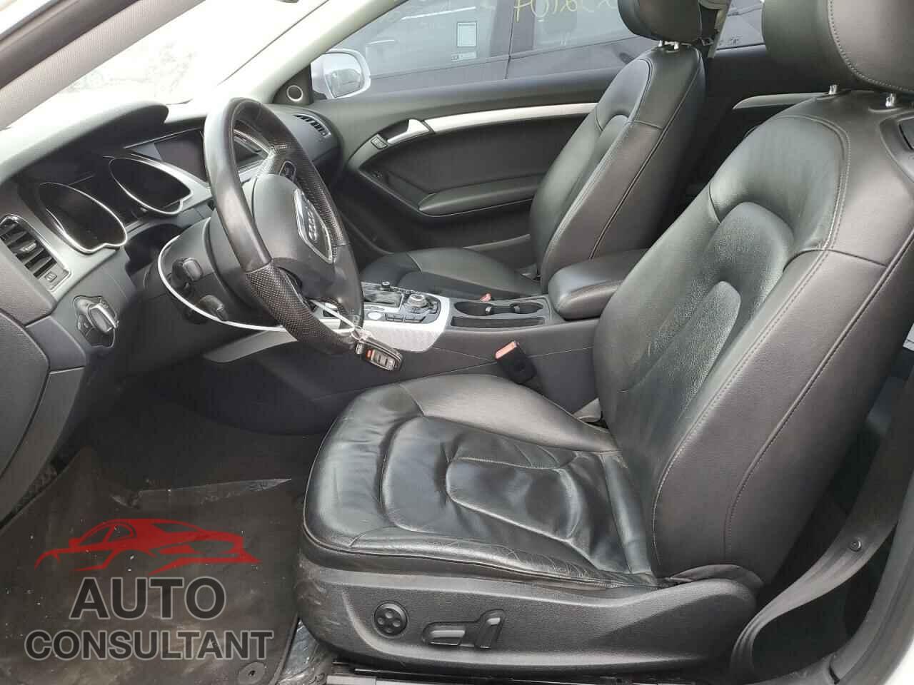 AUDI A5 2012 - WAULFAFR4CA002904