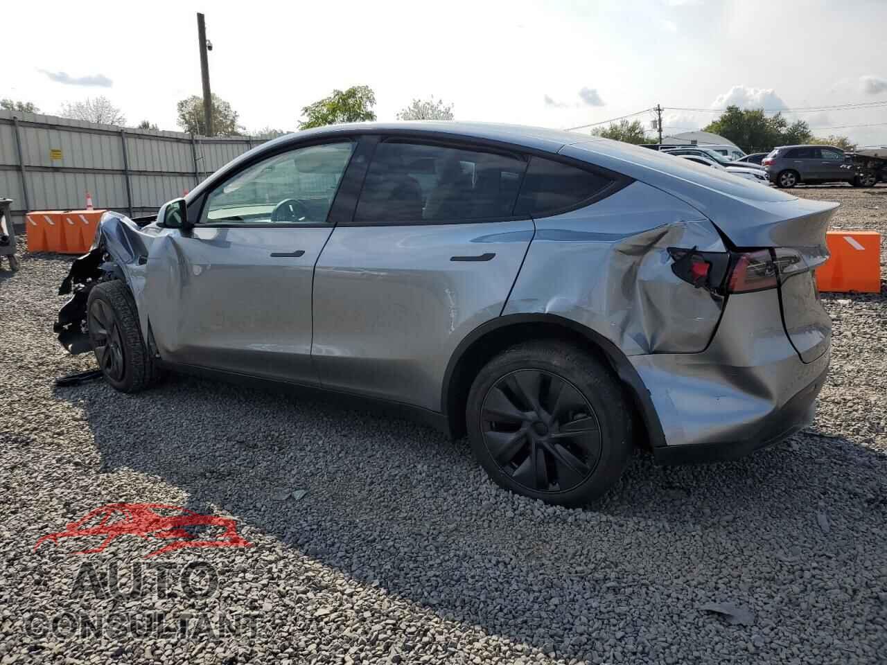 TESLA MODEL Y 2024 - 7SAYGDEE2RA333891