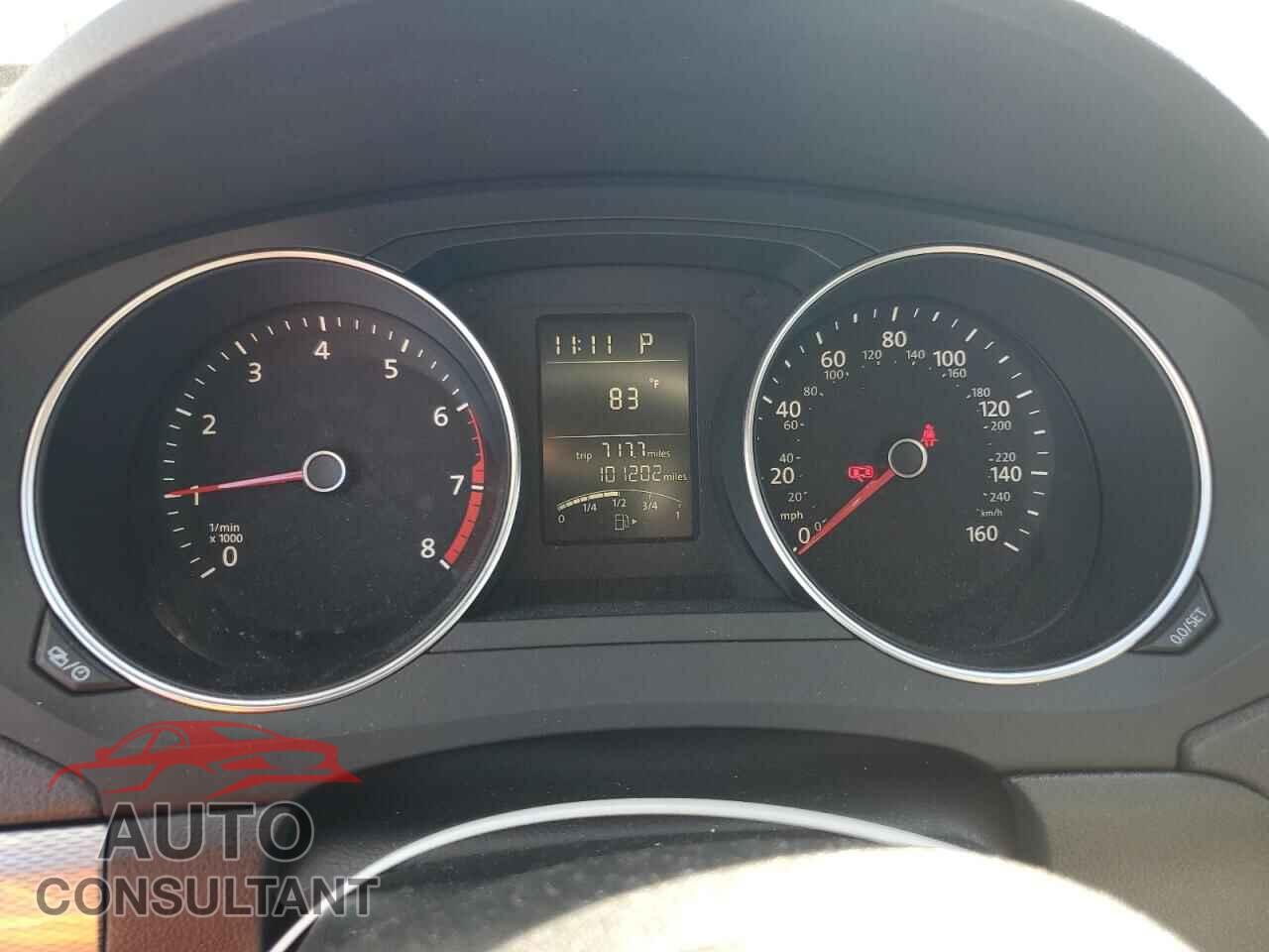 VOLKSWAGEN JETTA 2017 - 3VW2B7AJXHM329152