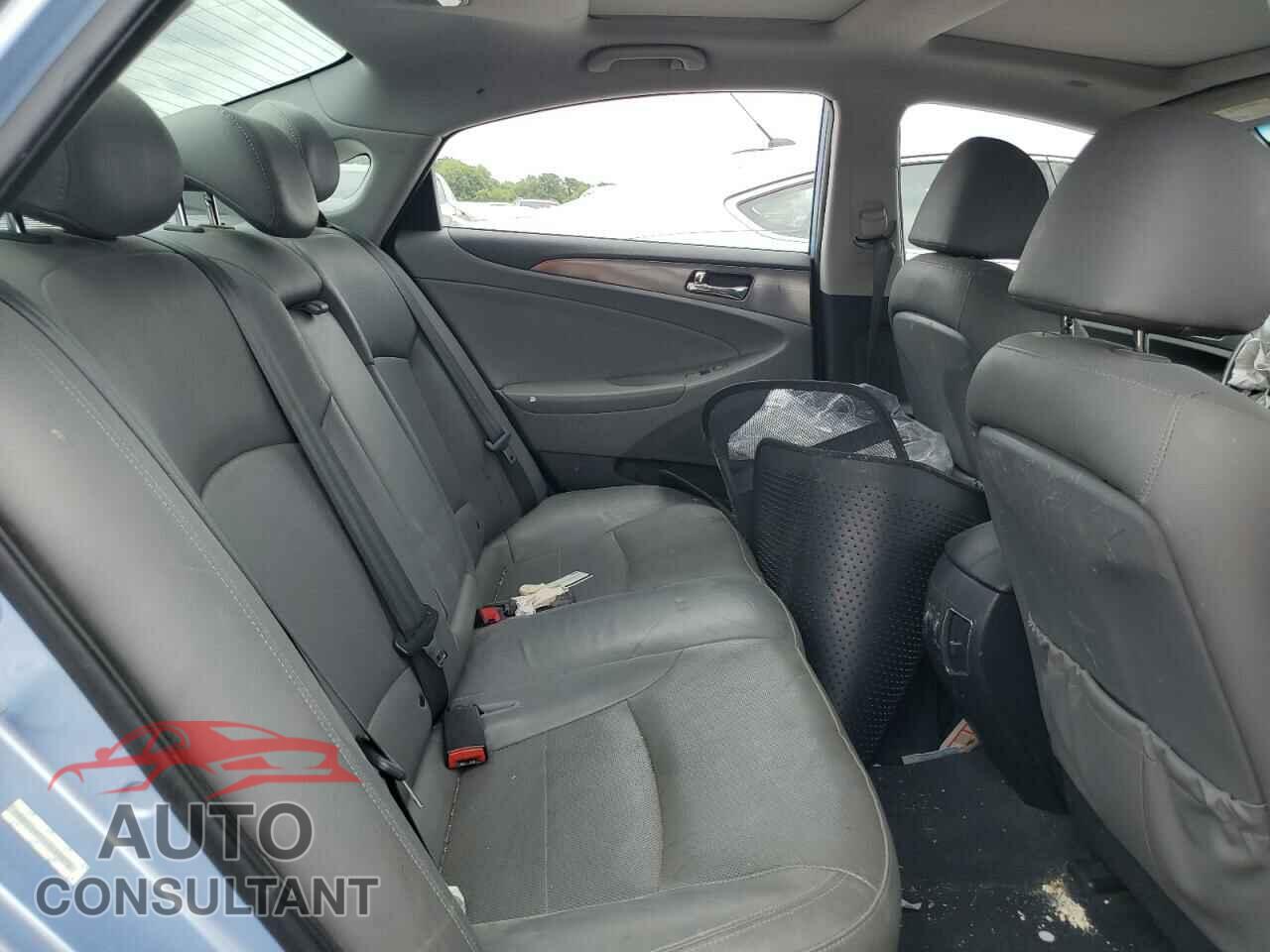 HYUNDAI SONATA 2013 - KMHEC4A42DA051078