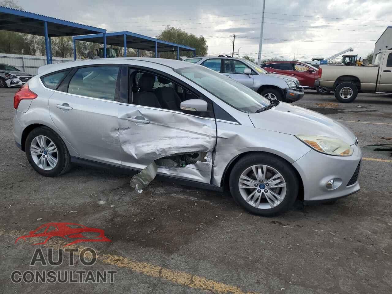 FORD FOCUS 2012 - 1FAHP3M2XCL105455