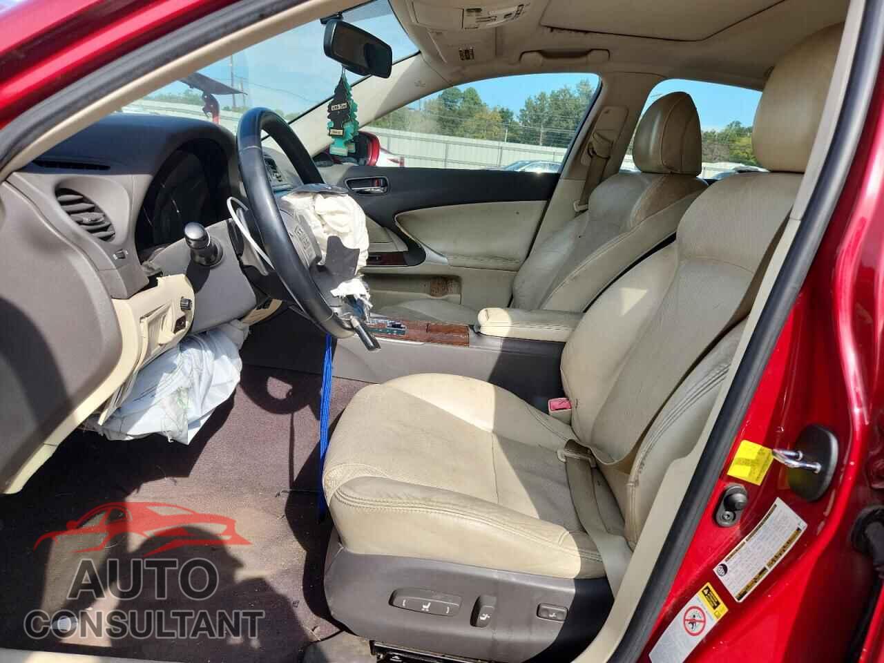 LEXUS IS 2011 - JTHBF5C22B5151671