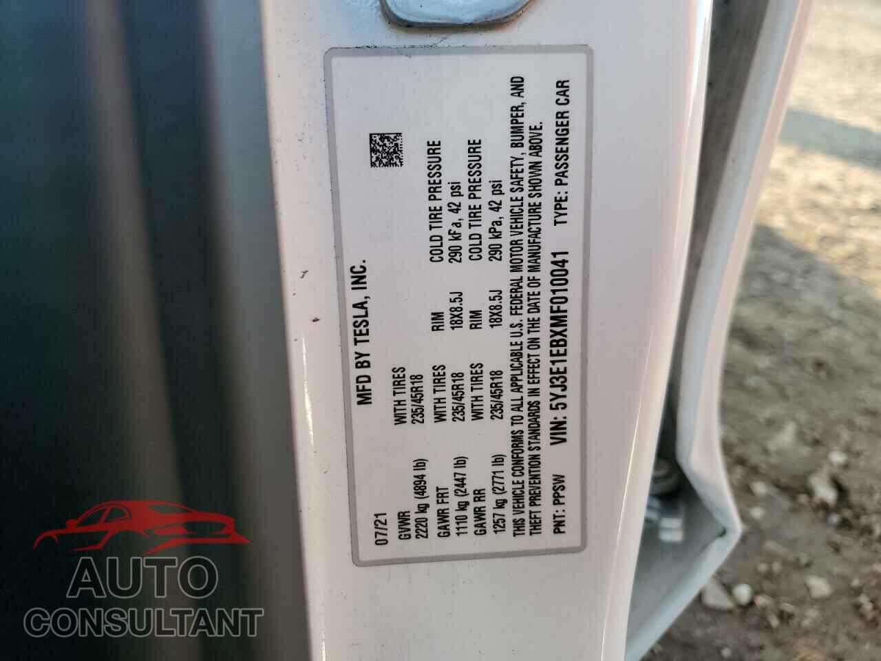 TESLA MODEL 3 2021 - 5YJ3E1EBXMF010041