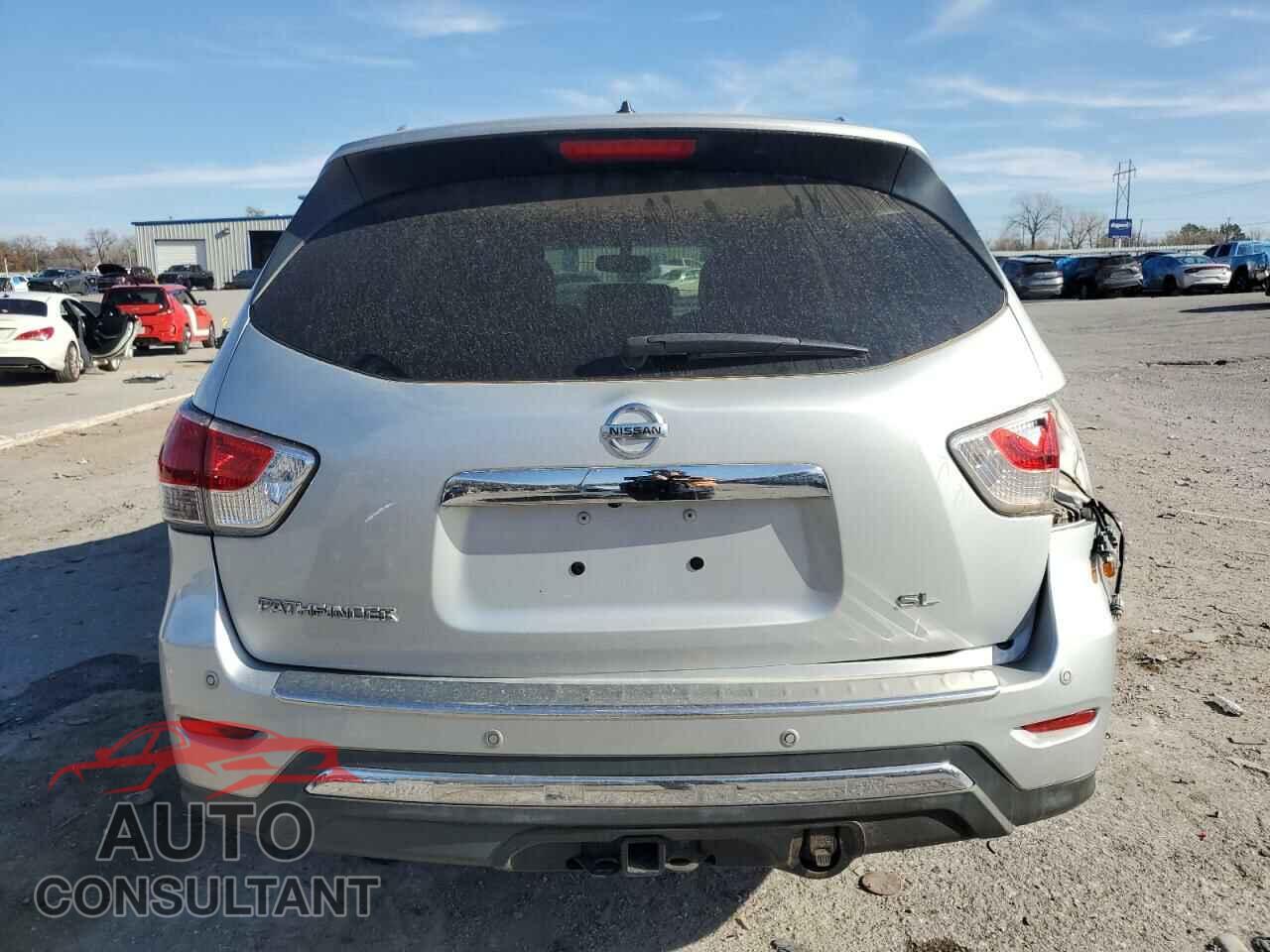 NISSAN PATHFINDER 2015 - 5N1AR2MN4FC720433