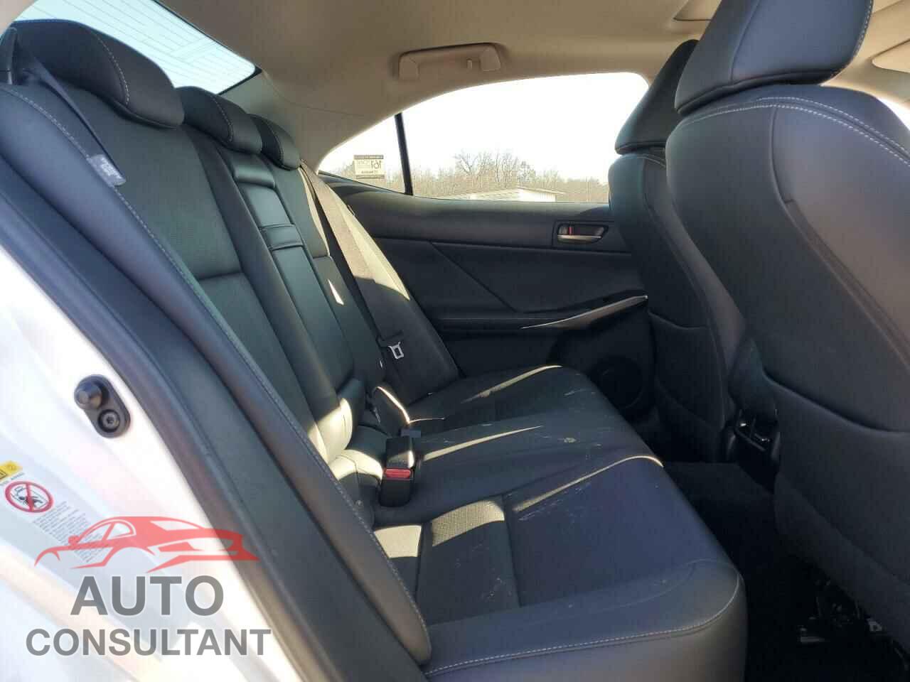 LEXUS IS 2017 - JTHBA1D24H5048850