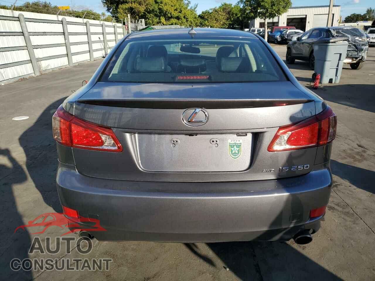 LEXUS IS 2012 - JTHCF5C23C5057417
