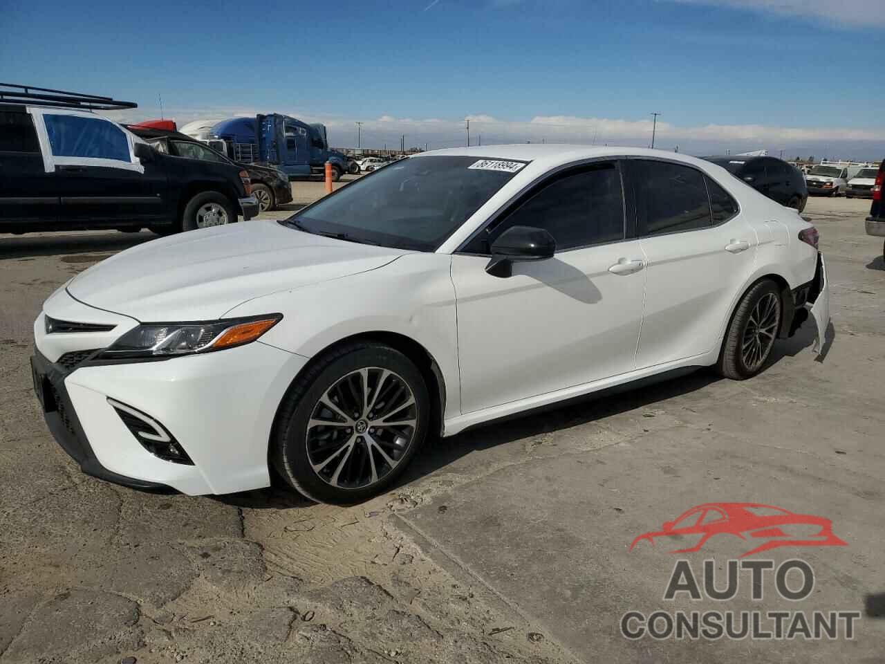 TOYOTA CAMRY 2018 - 4T1B11HK0JU653029