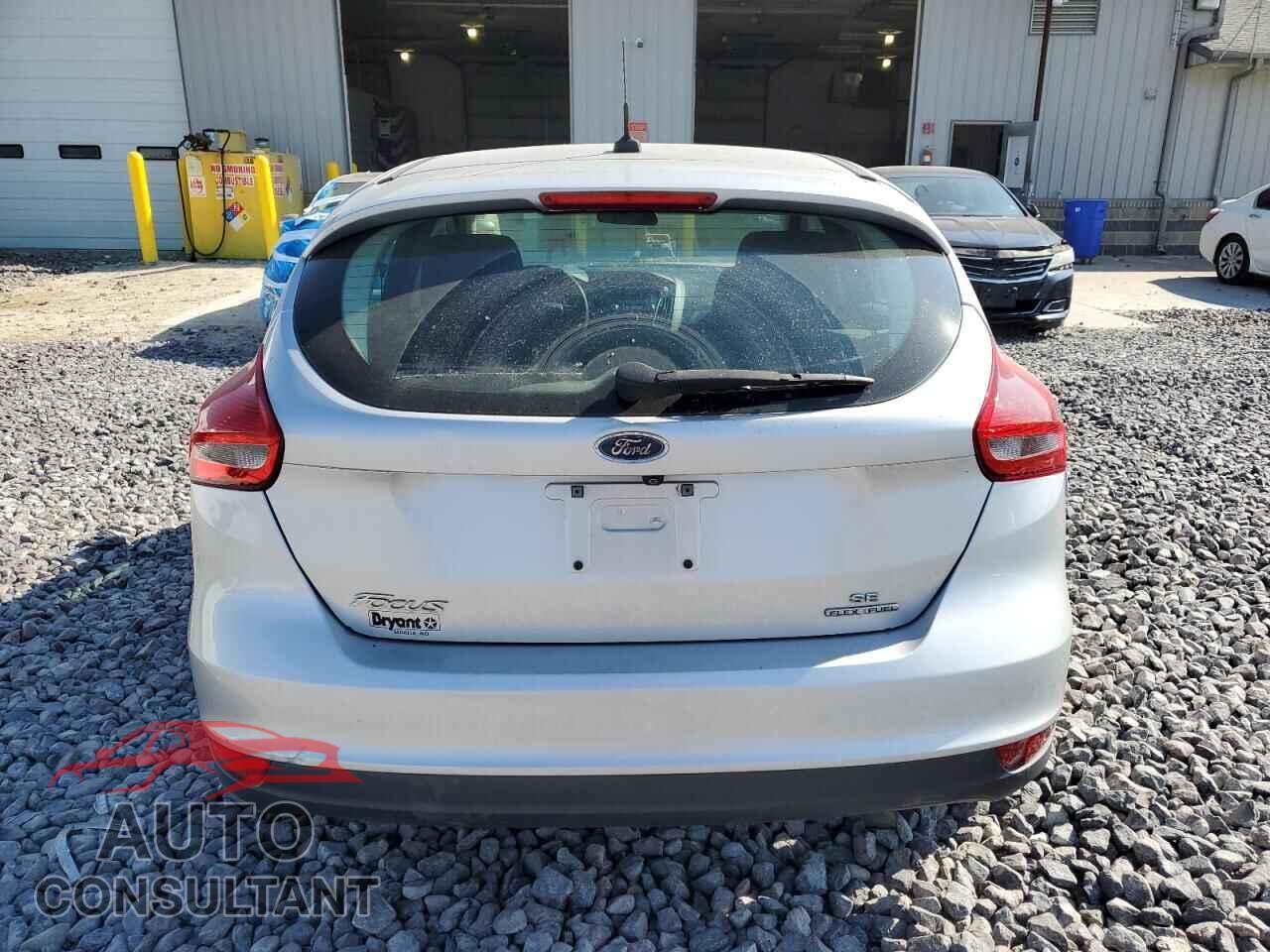 FORD FOCUS 2015 - 1FADP3K21FL262636