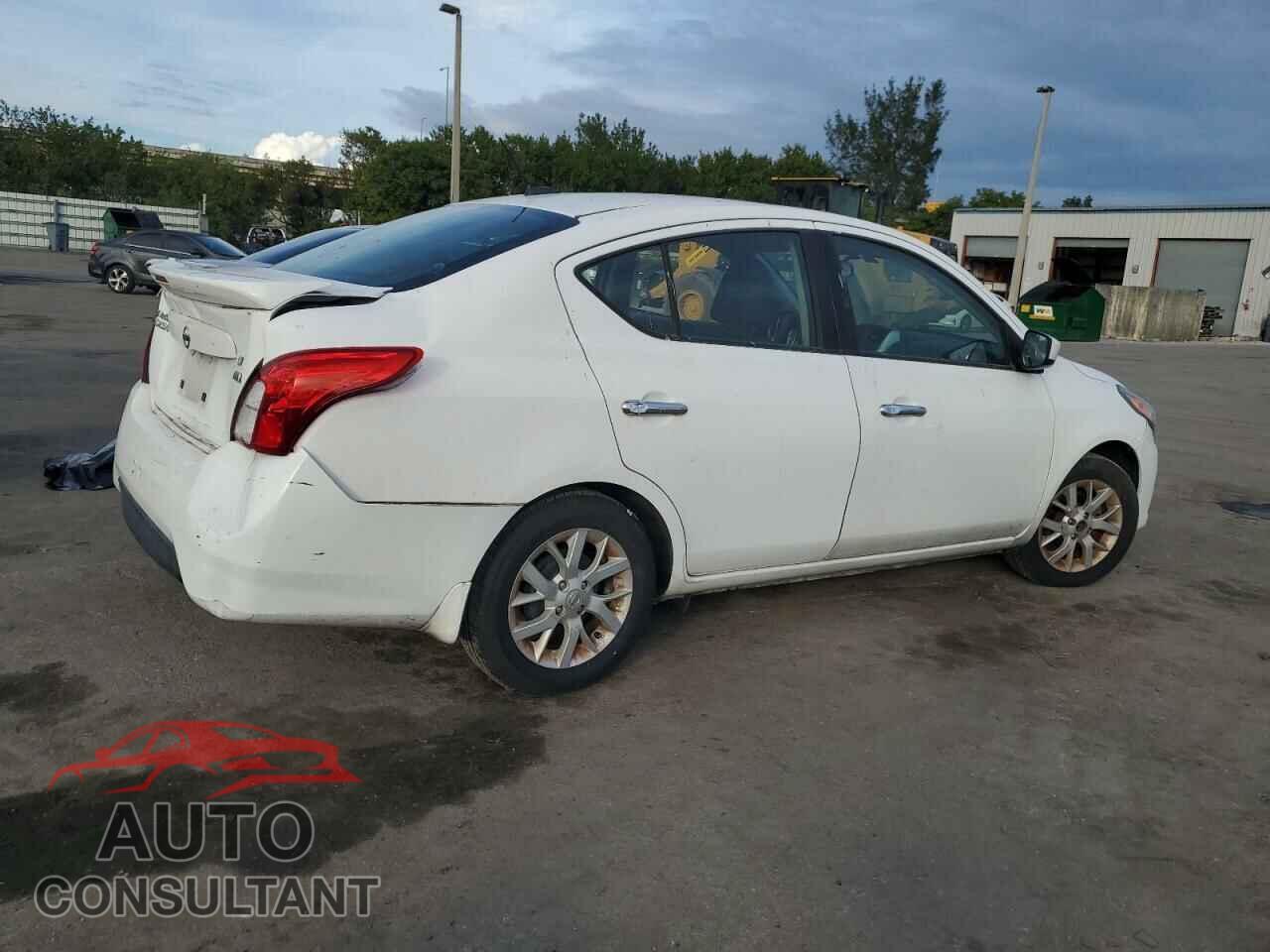 NISSAN VERSA 2017 - 3N1CN7AP1HL856878