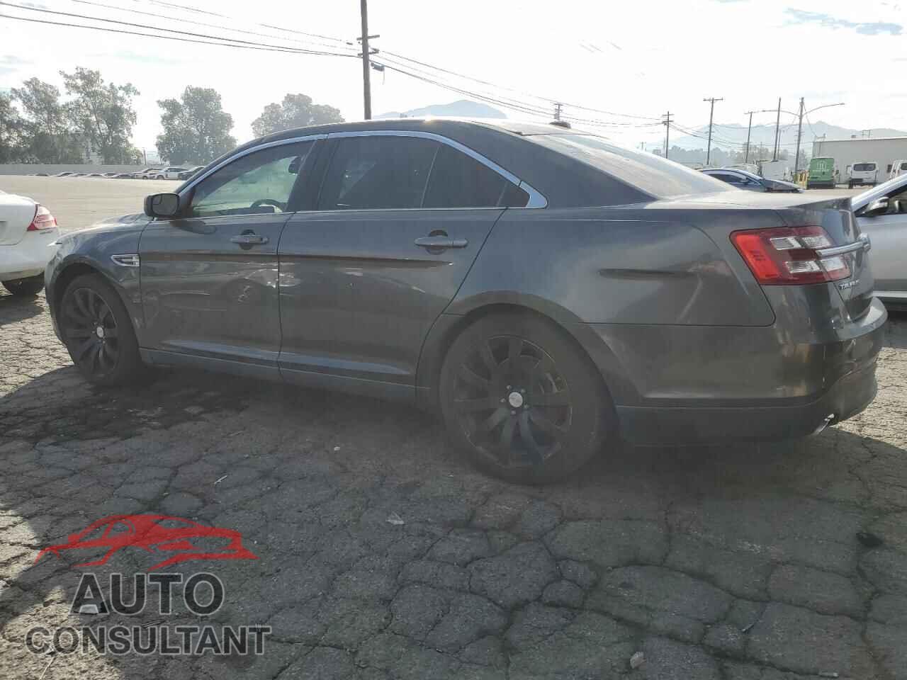 FORD TAURUS 2018 - 1FAHP2D85JG112835