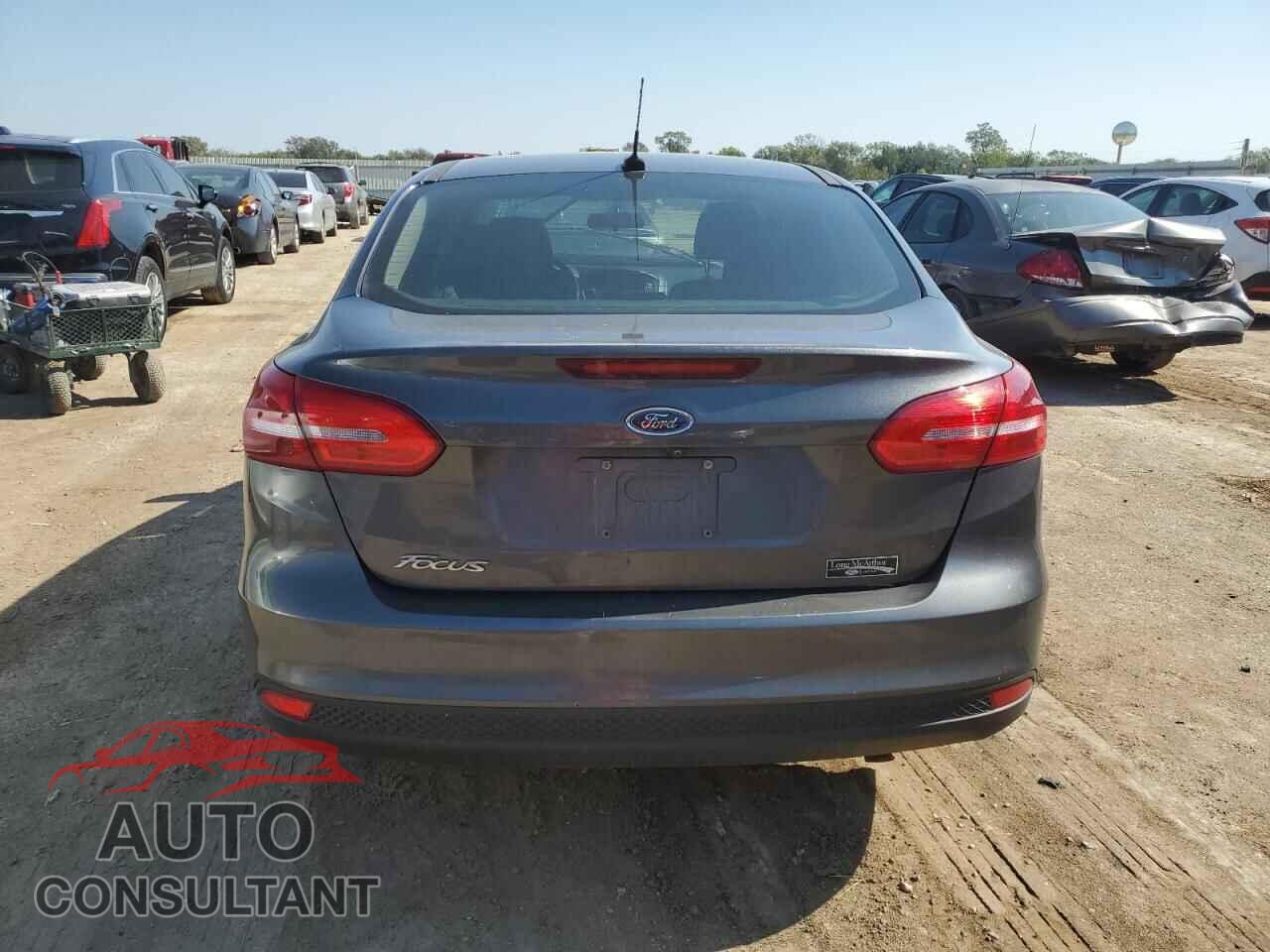 FORD FOCUS 2018 - 1FADP3E2XJL223449