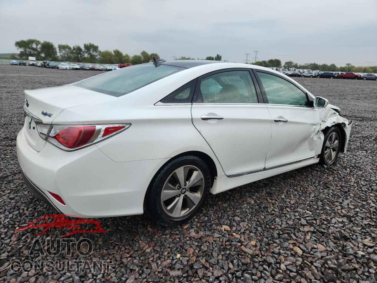 HYUNDAI SONATA 2012 - KMHEC4A47CA031097