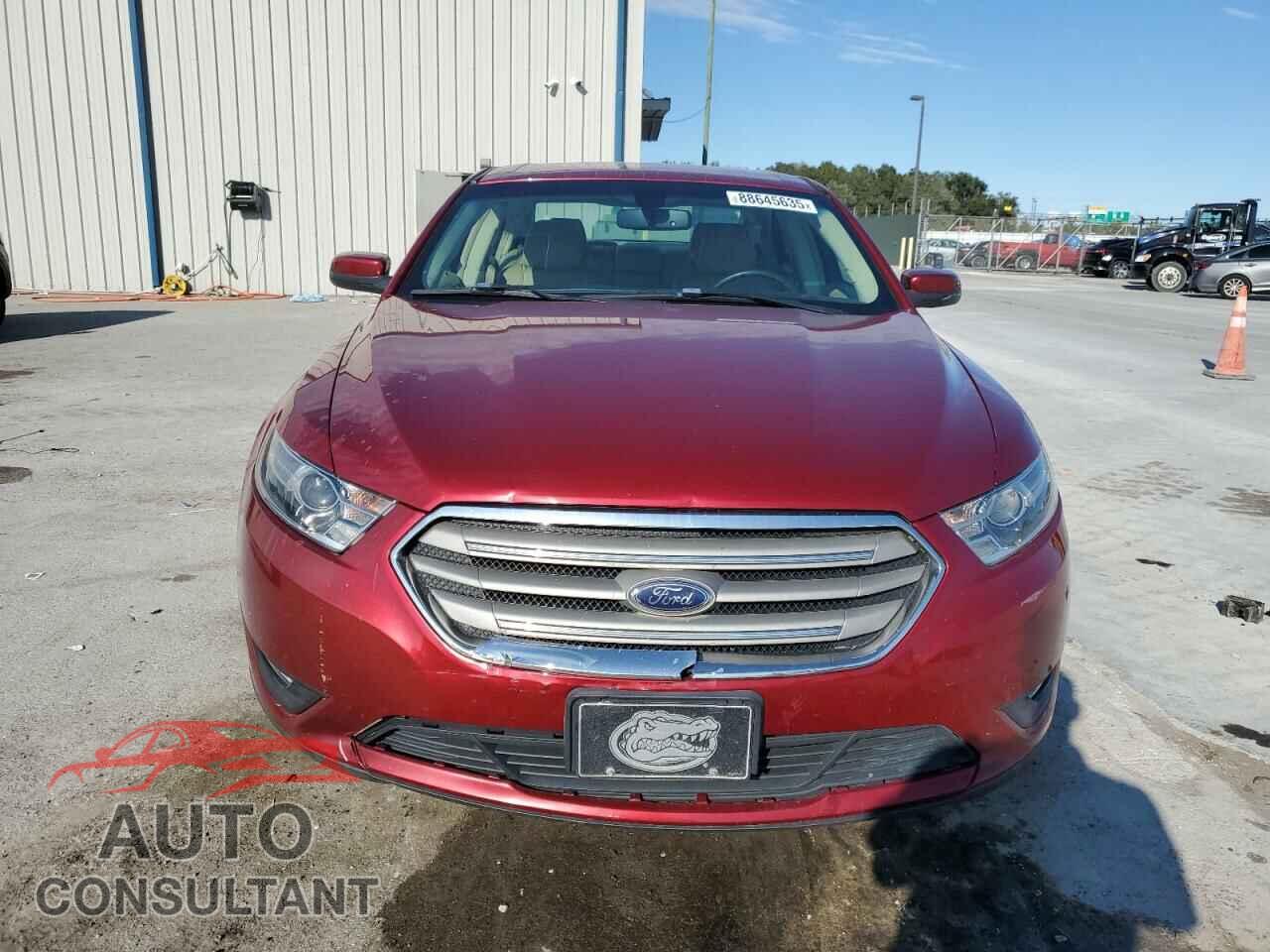 FORD TAURUS 2017 - 1FAHP2E82HG133036