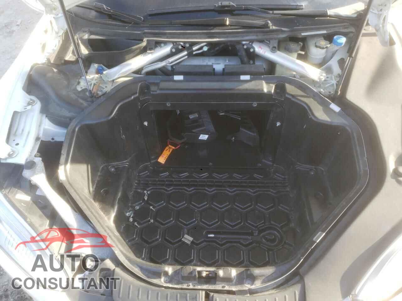 TESLA MODEL S 2013 - 5YJSA1DP6DFP20512