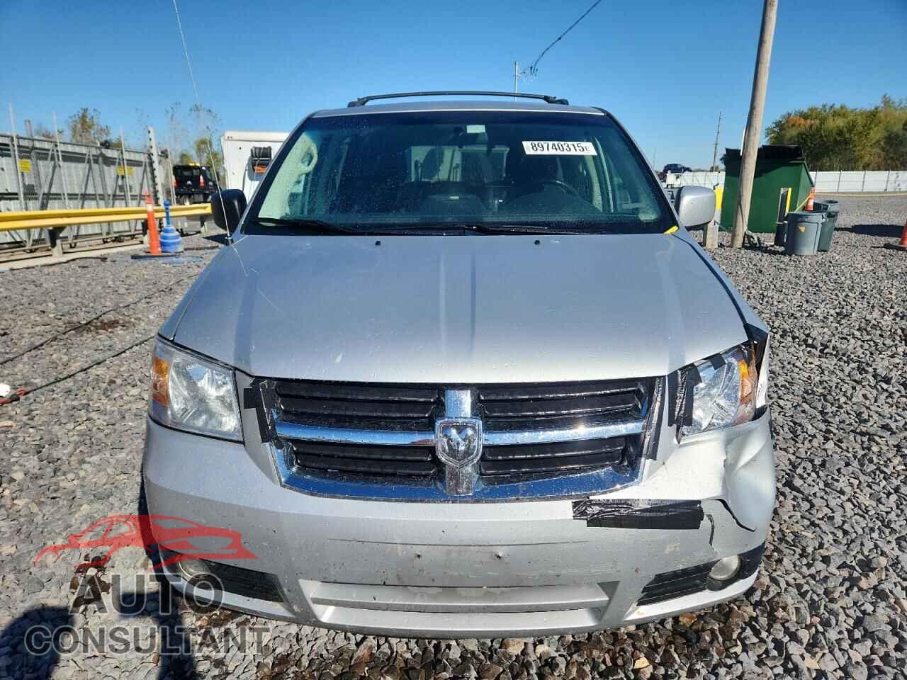 DODGE CARAVAN 2010 - 2D4RN5D11AR482917