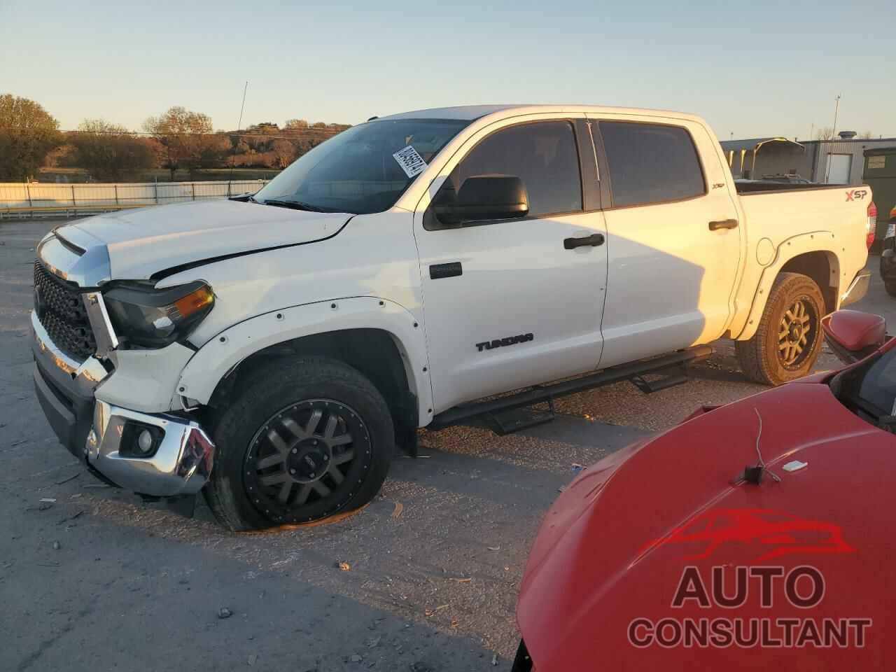 TOYOTA TUNDRA 2018 - 5TFDW5F17JX730977