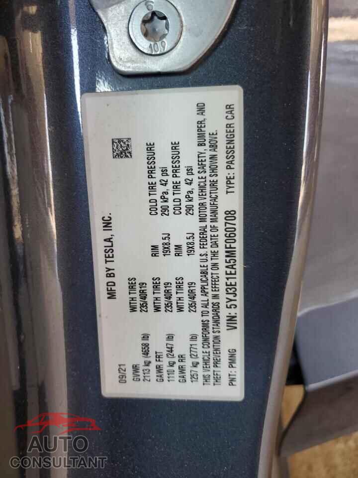TESLA MODEL 3 2021 - 5YJ3E1EA5MF060708