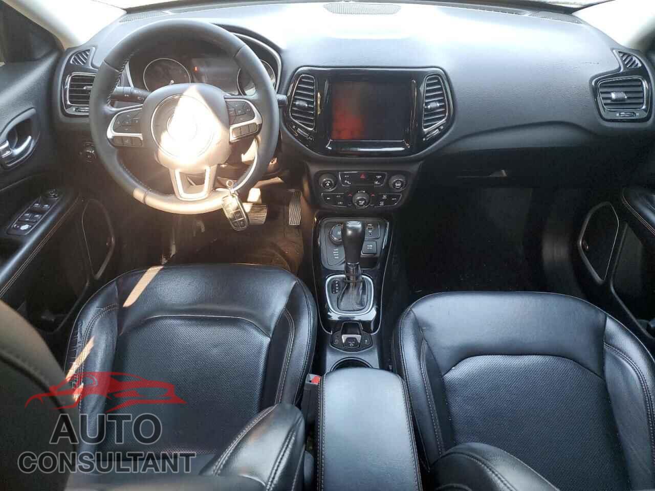 JEEP COMPASS 2018 - 3C4NJDCB7JT493350