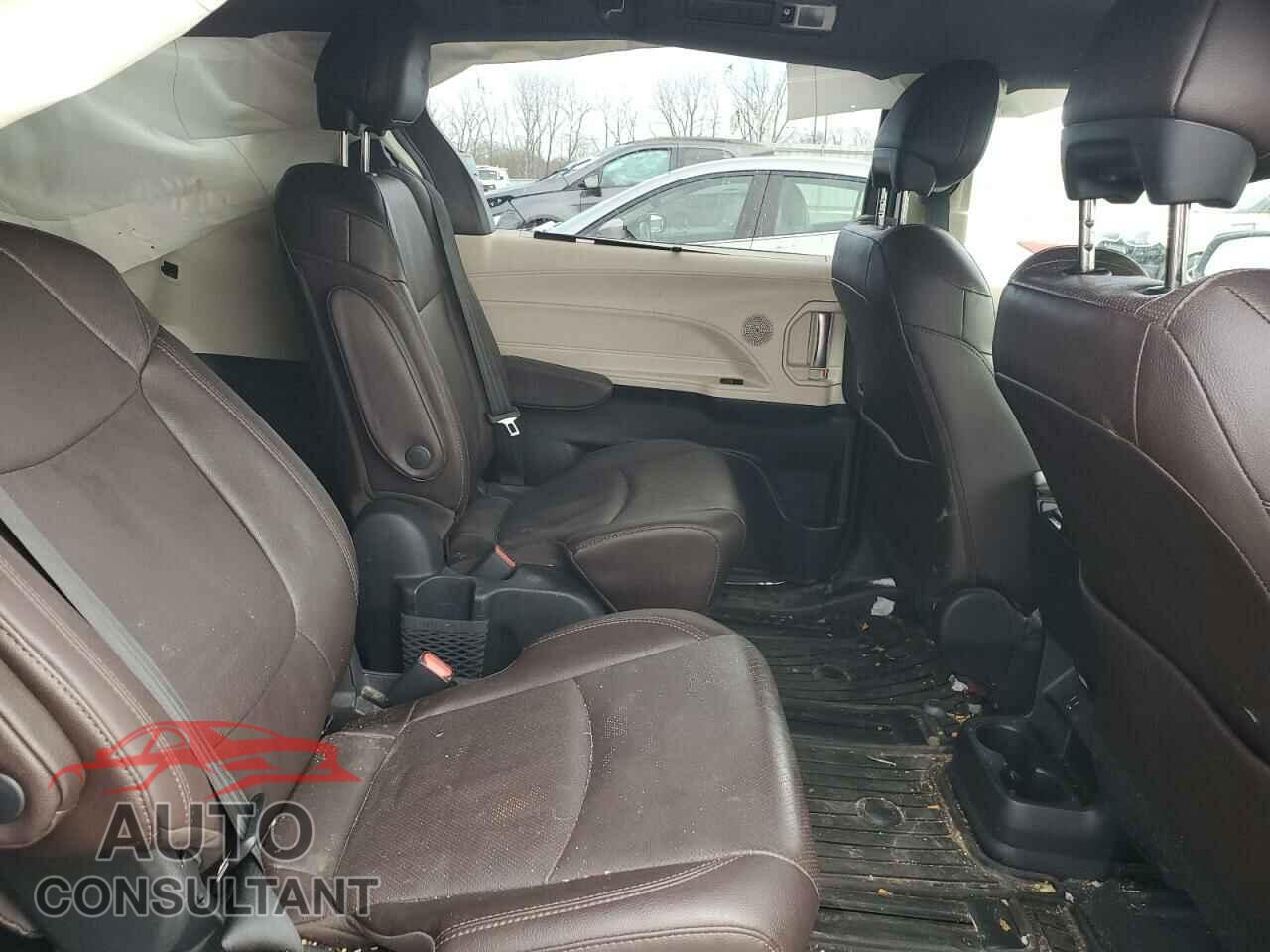 TOYOTA SIENNA 2021 - 5TDESKFC9MS014575