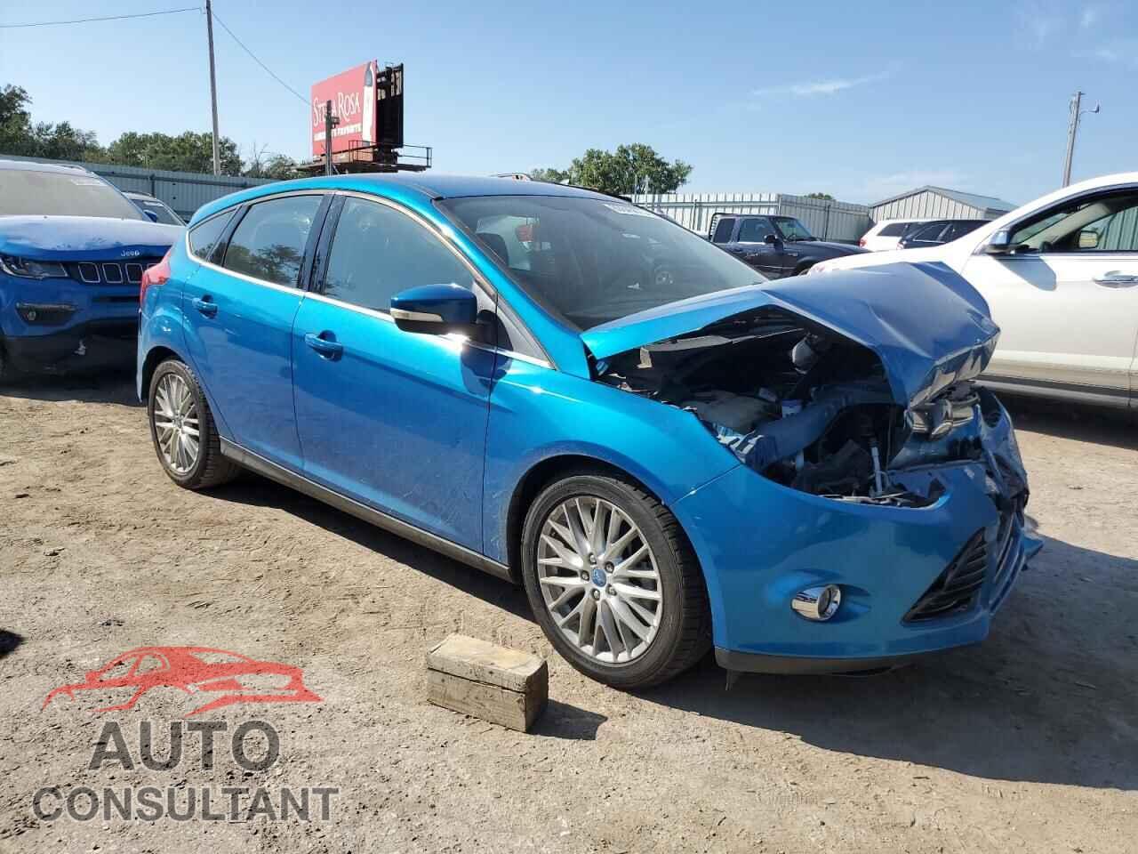 FORD FOCUS 2012 - 1FAHP3M2XCL174565