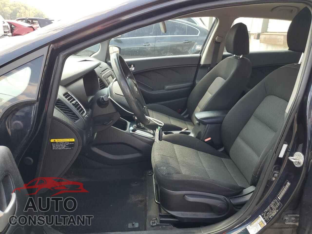 KIA FORTE 2017 - KNAFK5A80H5713675