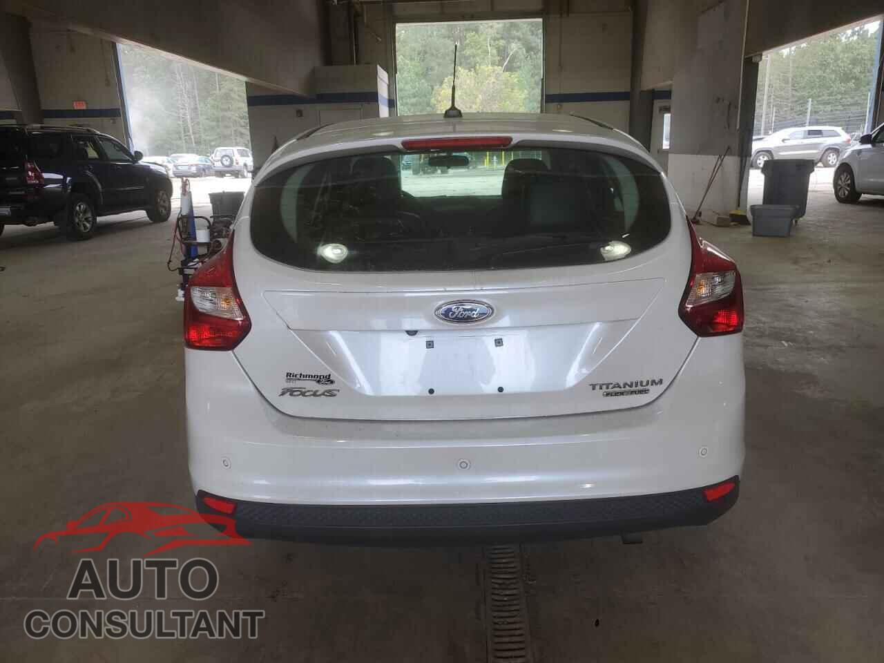 FORD FOCUS 2014 - 1FADP3N23EL172608